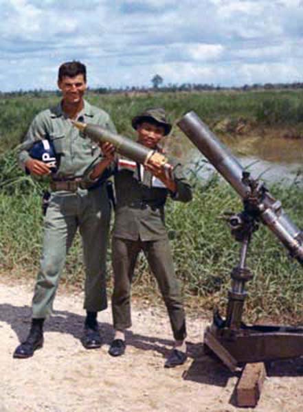 Ban Mê Thuột, Mortars, 1967. Photo by: McClean.