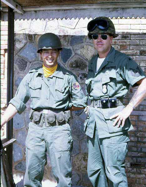 Right: Vũng Tàu, ARVN BOQ Guard & MSgt Summerfield: 03