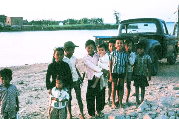 024: Bình Thủy AB, children mugging for camera. Photo by: Dr. Mel Hecker, 1968 