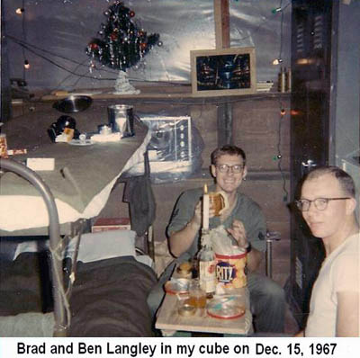 Đà Nẵng Air Base, SVN: USAF Brad Deal and Ben Langley, in hut cube. Dec. 1967.