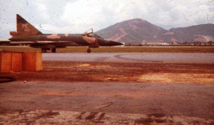 Da Nang AB, F-102 taxi for take-off.