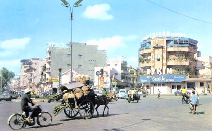 6. Đà Nẵng AB:.Saigon Hotel. Photo by Vernon Hodge, 1968.