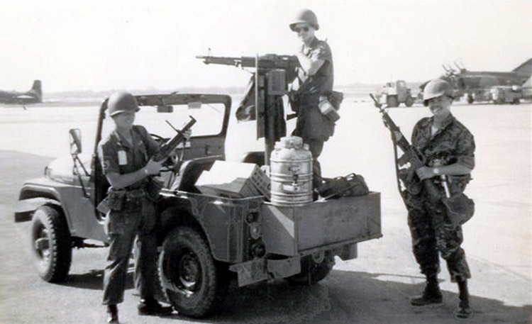 6. Đà Nẵng AB, 366th SPS. flight line SP QRT Jeep, with M60. Photo by: Ralph Manganiello Jr. 1966-1967.