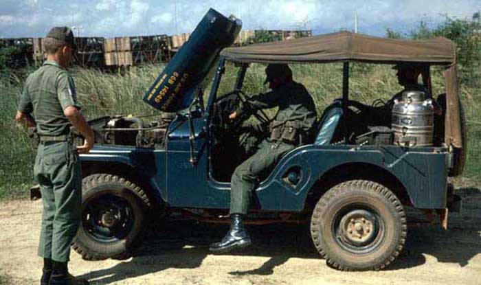 21. Đà Nẵng AB, 366th SPS. Hot C-rats heated on the jeep's engine. Photo by: James Paul Mashburn 1966-1967.