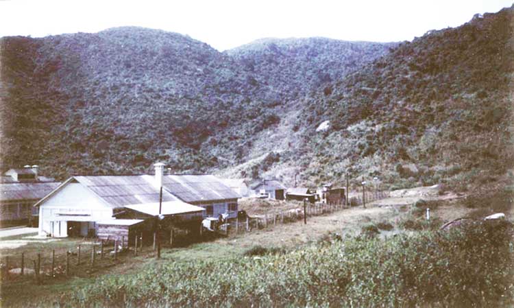 (2) Monkey Mountain, 620th TCS/SP, Lower Compound. Photo by: Lawrence Gilinsky, 1970-1971. 