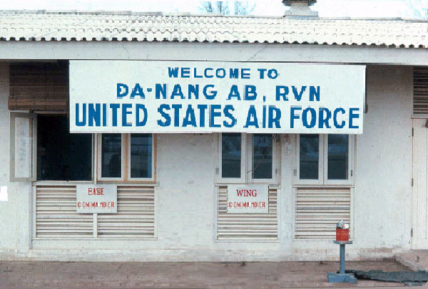 1. Đà Nẵng AB, Tent City: Welcome To Đà Nẵng AB, USAF. 1965.