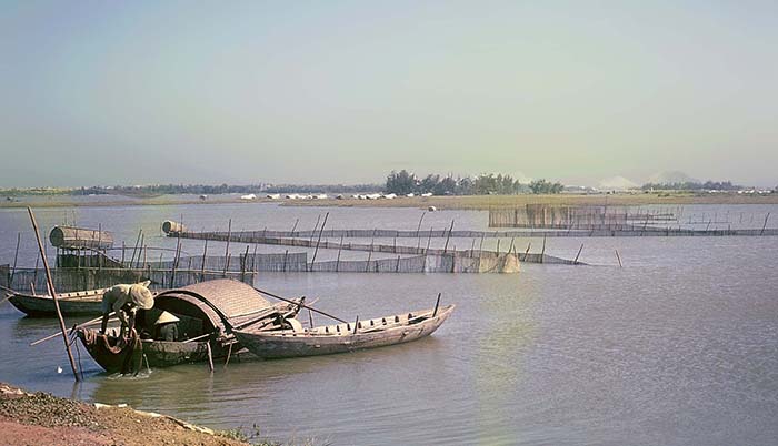 10. China Beach, Đà Nẵng: Fishermen mending nets.