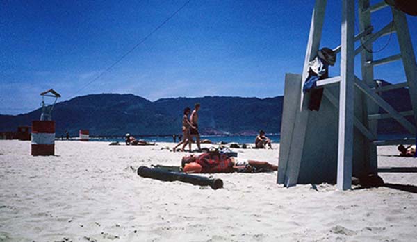 27. China Beach, Đà Nẵng: ZZZZZZZZZZZZZZZzzzzzzzzzzzz.... (One red Lobster boiling in the sun!)