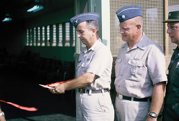 20. Đà Nẵng AB, Tent City: LTC Arthur G. Phillips Jr. and Captain Ownes look on as ribbon is cut. 1966.