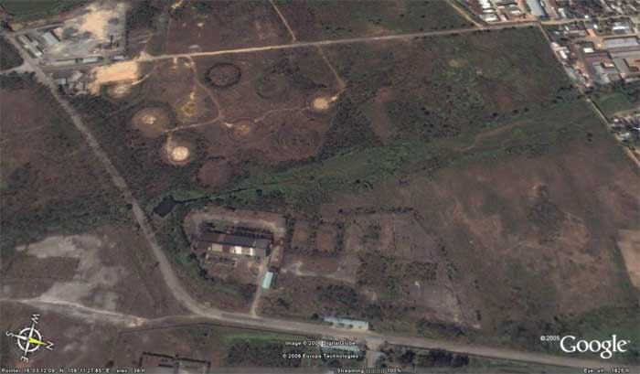 49. Đà Nẵng AB, K-9 Growl Pad: Google Satellite Map image of old Ammo-Bomb Dump. There has to be live-ordance buried and waiting within its old perimeter! 1965.