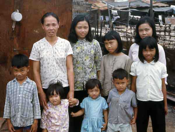 Dai Tan market. Mamasan and kids. MSgt Summerfield: 13