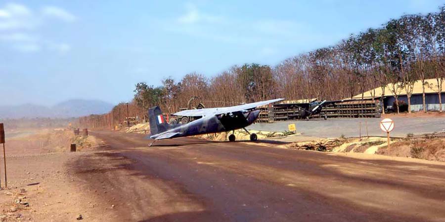 Nui Dat, Luscombe Air Field. Birddog aircrat taxiing. MSgt Summerfield, 1968: 06