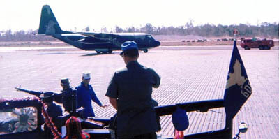 Bob Hope's C-130 landing NKP, 1968