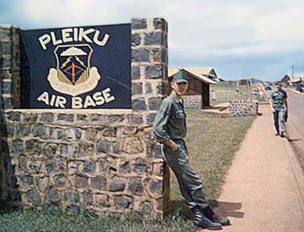 Pleiku AB, 1968