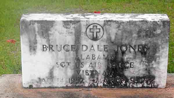 Sgt Bruce Dale Jones' gravestone