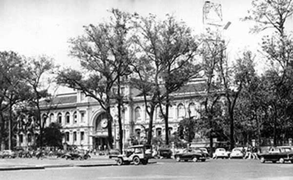 10. Saigon Post Office. Photo by Kailey Wong, 1967-1968.