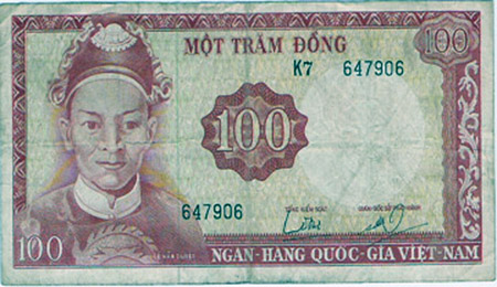 19. 100 Dong Note (front).