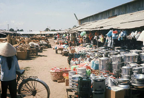 12. Tuy Hoa Air Base: Downtown Market. Photo by Ed Barker. 1966-1967.